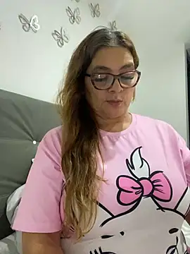 Snapshot of AntonellaAlondra4 chatting on February 14, 3:54 am AntonellaAlondra4 online show from February 14, 3:54 am