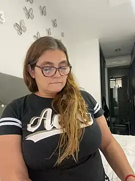 Snapshot of AntonellaAlondra4 chatting on February 23, 9:05 pm AntonellaAlondra4 online show from February 23, 9:05 pm