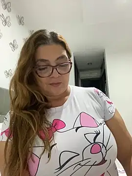 Snapshot of AntonellaAlondra4 chatting on February 25, 4:24 am AntonellaAlondra4 online show from February 25, 4:24 am