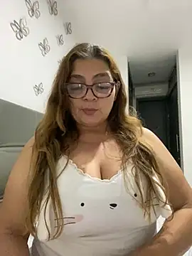 Snapshot of AntonellaAlondra4 chatting on March 6, 3:35 am AntonellaAlondra4 online show from March 6, 3:35 am