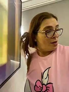 Snapshot of AntonellaAlondra4 chatting on March 20, 4:53 pm AntonellaAlondra4 online show from March 20, 4:53 pm