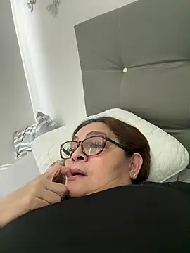 Snapshot of AntonellaAlondra4 chatting on February 13, 3:30 pm AntonellaAlondra4 online show from February 13, 3:30 pm