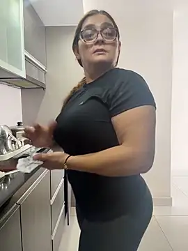 Snapshot of AntonellaAlondra4 chatting on March 10, 3:39 pm AntonellaAlondra4 online show from March 10, 3:39 pm