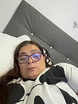 Snapshot of AntonellaAlondra4 chatting on March 11, 3:45 am AntonellaAlondra4 online show from March 11, 3:45 am