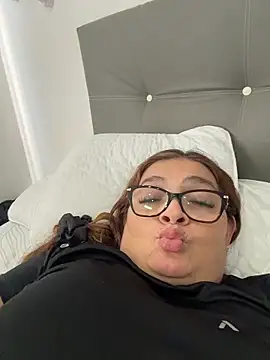 Snapshot of AntonellaAlondra4 chatting on March 15, 12:44 pm AntonellaAlondra4 online show from March 15, 12:44 pm