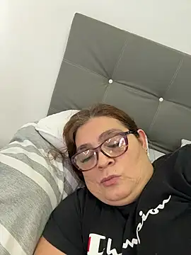 Snapshot of AntonellaAlondra4 chatting on March 25, 4:24 pm AntonellaAlondra4 online show from March 25, 4:24 pm