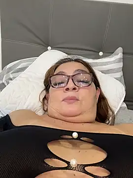 Snapshot of AntonellaAlondra4 chatting on March 27, 2:06 pm AntonellaAlondra4 online show from March 27, 2:06 pm