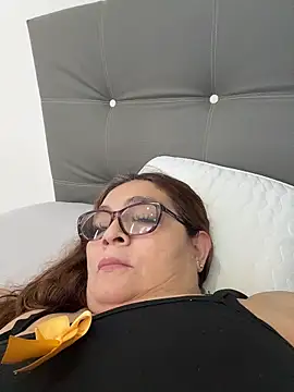 Snapshot of AntonellaAlondra4 chatting on March 30, 1:12 pm AntonellaAlondra4 online show from March 30, 1:12 pm