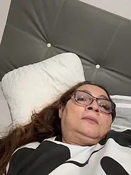 Snapshot of AntonellaAlondra4 chatting on March 31, 4:02 am AntonellaAlondra4 online show from March 31, 4:02 am