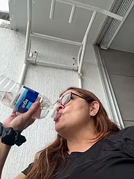 Snapshot of AntonellaAlondra4 chatting on April 1, 10:40 pm AntonellaAlondra4 online show from April 1, 10:40 pm