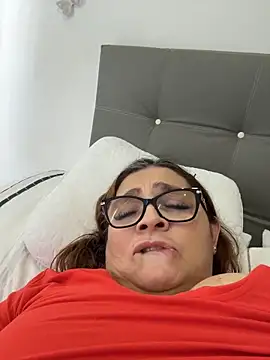 AntonellaAlondra4 online show from May 13, 4:04 pm