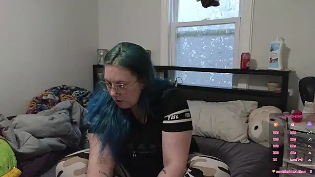 Snapshot of ThickGirlsDoItBetter chatting on March 31, 10:54 pm ThickGirlsDoItBetter online show from March 31, 10:54 pm