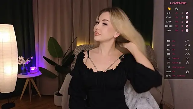 AdeleRoberts online show from January 22, 12:27 pm