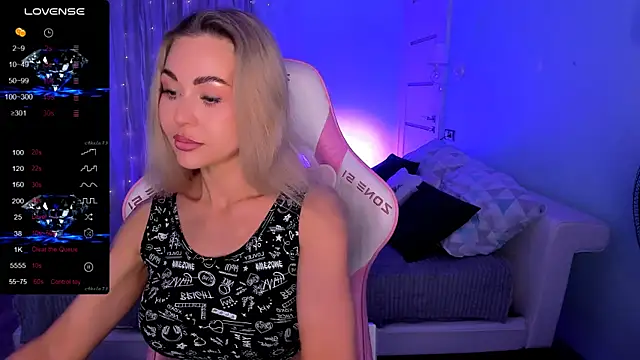 AdeleRoberts online show from February 24, 1:58 am