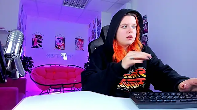 NielletaBlossom online show from March 11, 11:44 am