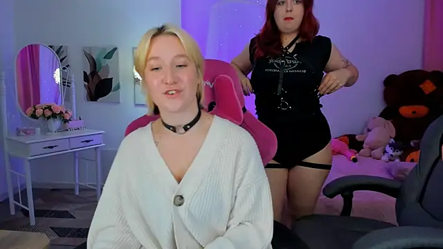 NielletaBlossom online show from October 12, 2:43 am