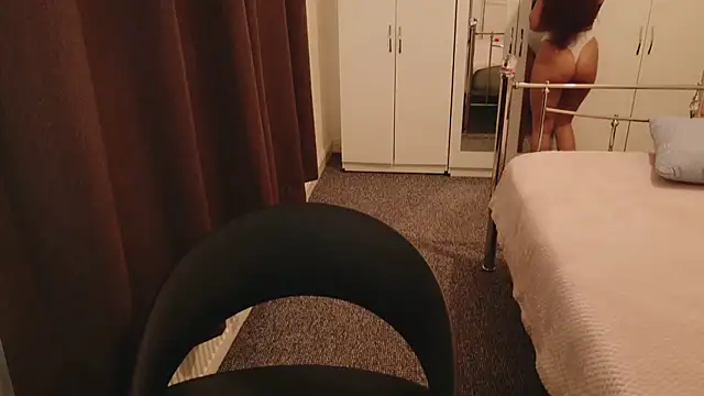 karlaolivia online show from October 3, 10:12 am