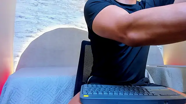 thaddeus king online show from September 19, 10:10 pm