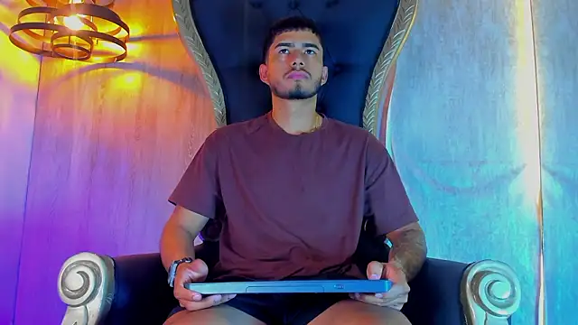 thaddeus king online show from February 5, 9:19 pm