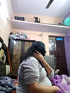 Snapshot of bobbyronak chatting on February 3, 6:57 pm bobbyronak online show from February 3, 6:57 pm