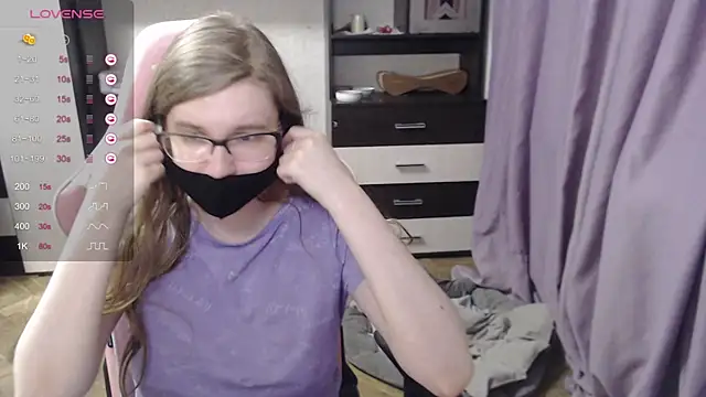 Snapshot of Tomato_Tease chatting on March 18, 8:26 pm Tomato Tease online show from March 18, 8:26 pm