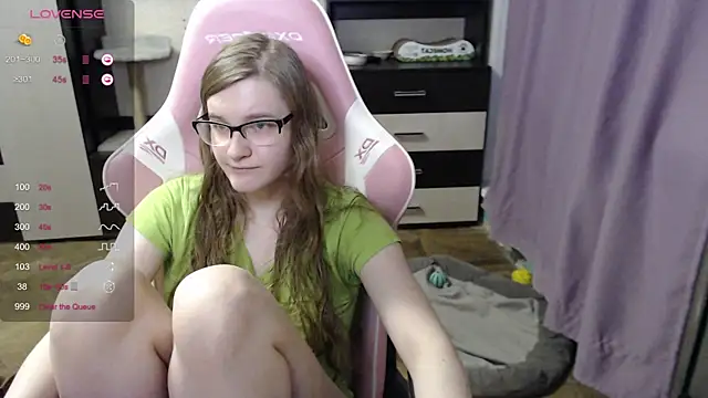 Snapshot of Tomato_Tease chatting on October 29, 2:19 pm Tomato Tease online show from October 29, 2:19 pm