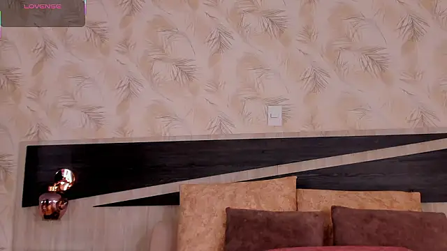 nicolle pierce online show from March 17, 1:36 pm