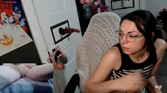 Snapshot of KSwonderland6 chatting on March 26, 5:07 pm KSwonderland6 online show from March 26, 5:07 pm