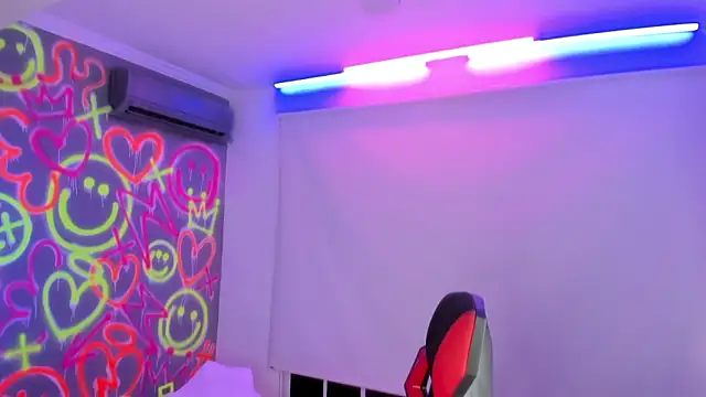 Snapshot of GEANNAROSE chatting on December 3, 9:00 am GEANNAROSE online show from December 3, 9:00 am