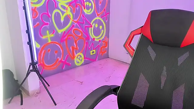 Snapshot of GEANNAROSE chatting on December 27, 11:06 am GEANNAROSE online show from December 27, 11:06 am