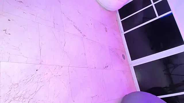 Snapshot of GEANNAROSE chatting on December 28, 10:47 am GEANNAROSE online show from December 28, 10:47 am