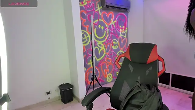 Snapshot of GEANNAROSE chatting on March 5, 11:38 am GEANNAROSE online show from March 5, 11:38 am