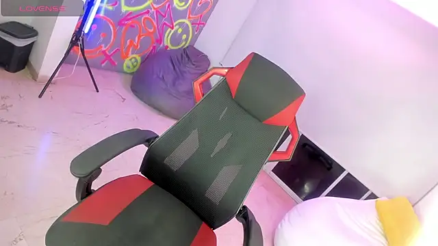 Snapshot of GEANNAROSE chatting on March 15, 5:41 am GEANNAROSE online show from March 15, 5:41 am