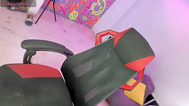 Snapshot of GEANNAROSE chatting on March 22, 12:04 pm GEANNAROSE online show from March 22, 12:04 pm