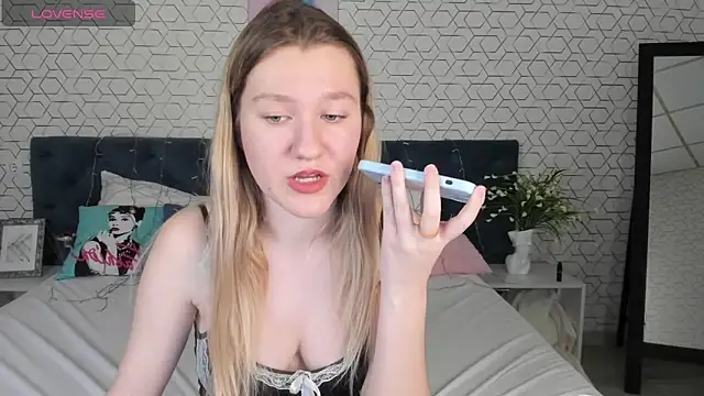 Mariel Brown online show from January 14, 6:07 pm