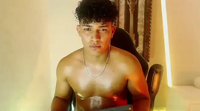 jamescurli  online show from January 5, 3:43 am