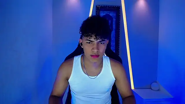 jamescurli  online show from January 9, 5:02 am