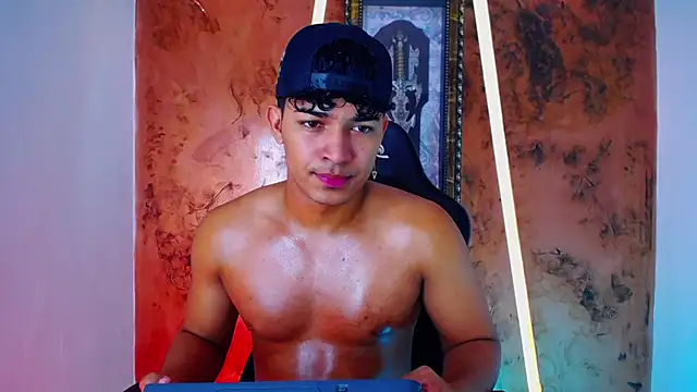 jamescurli  online show from February 13, 4:00 am