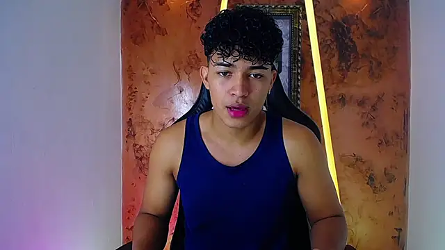 jamescurli  online show from February 17, 9:13 am