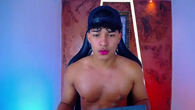 jamescurli  online show from February 25, 7:20 am