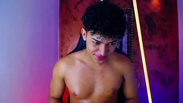 jamescurli  online show from March 6, 5:46 am