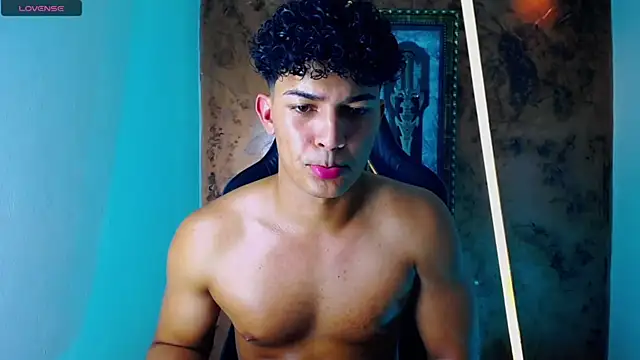 jamescurli  online show from March 15, 1:51 pm