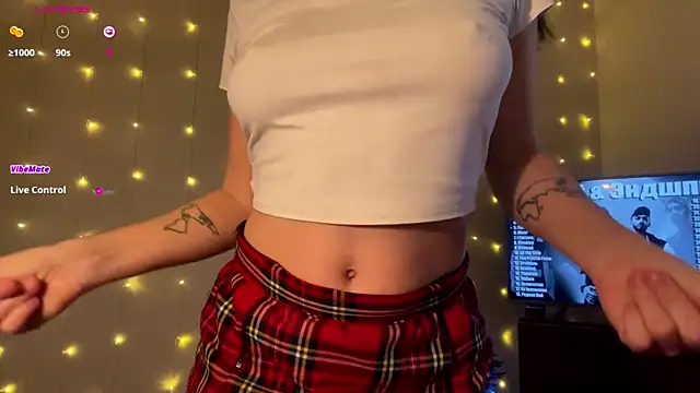 Snapshot of Lora_Squirt chatting on December 31, 6:05 am Lora Squirt online show from December 31, 6:05 am