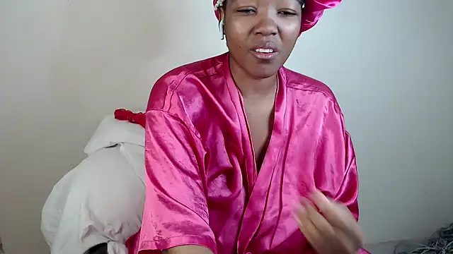 Snapshot of Busty-Londie chatting on October 2, 10:00 am Busty-Londie online show from October 2, 10:00 am