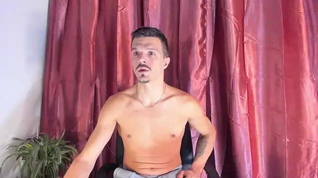 Snapshot of DonyBrown chatting on October 14, 5:58 pm DonyBrown online show from October 14, 5:58 pm