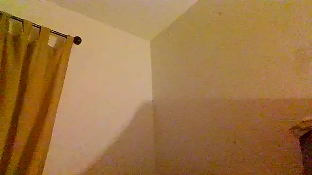 Snapshot of Vespa_Crabo chatting on December 4, 12:41 am Vespa Crabo online show from December 4, 12:41 am