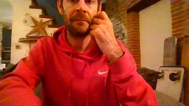 Snapshot of Vespa_Crabo chatting on March 15, 5:46 am Vespa Crabo online show from March 15, 5:46 am