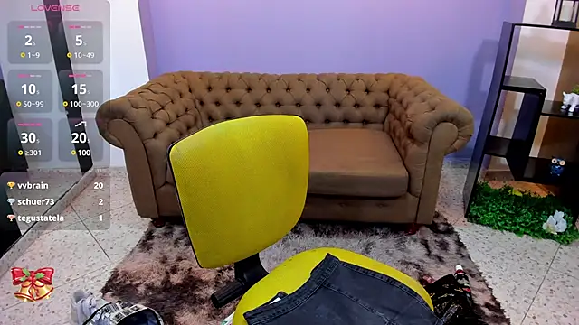 miacarperr1 online show from December 19, 11:25 pm