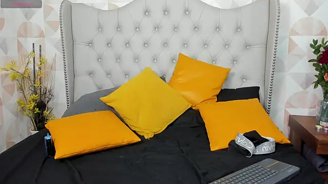 Tyler Rodriguez online show from February 12, 1:06 pm