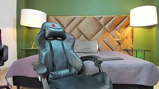 Tyler Rodriguez online show from September 30, 3:33 am